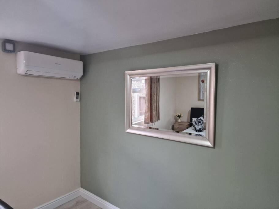 Perfect For Exploring Birmingham Apartment Bagian luar foto