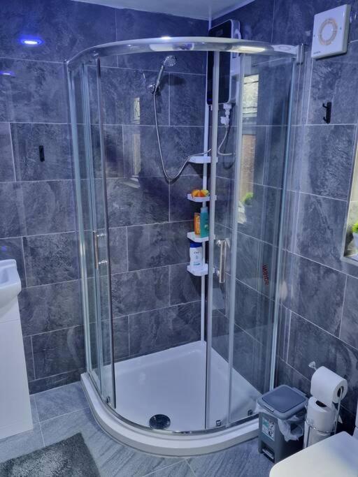Perfect For Exploring Birmingham Apartment Bagian luar foto