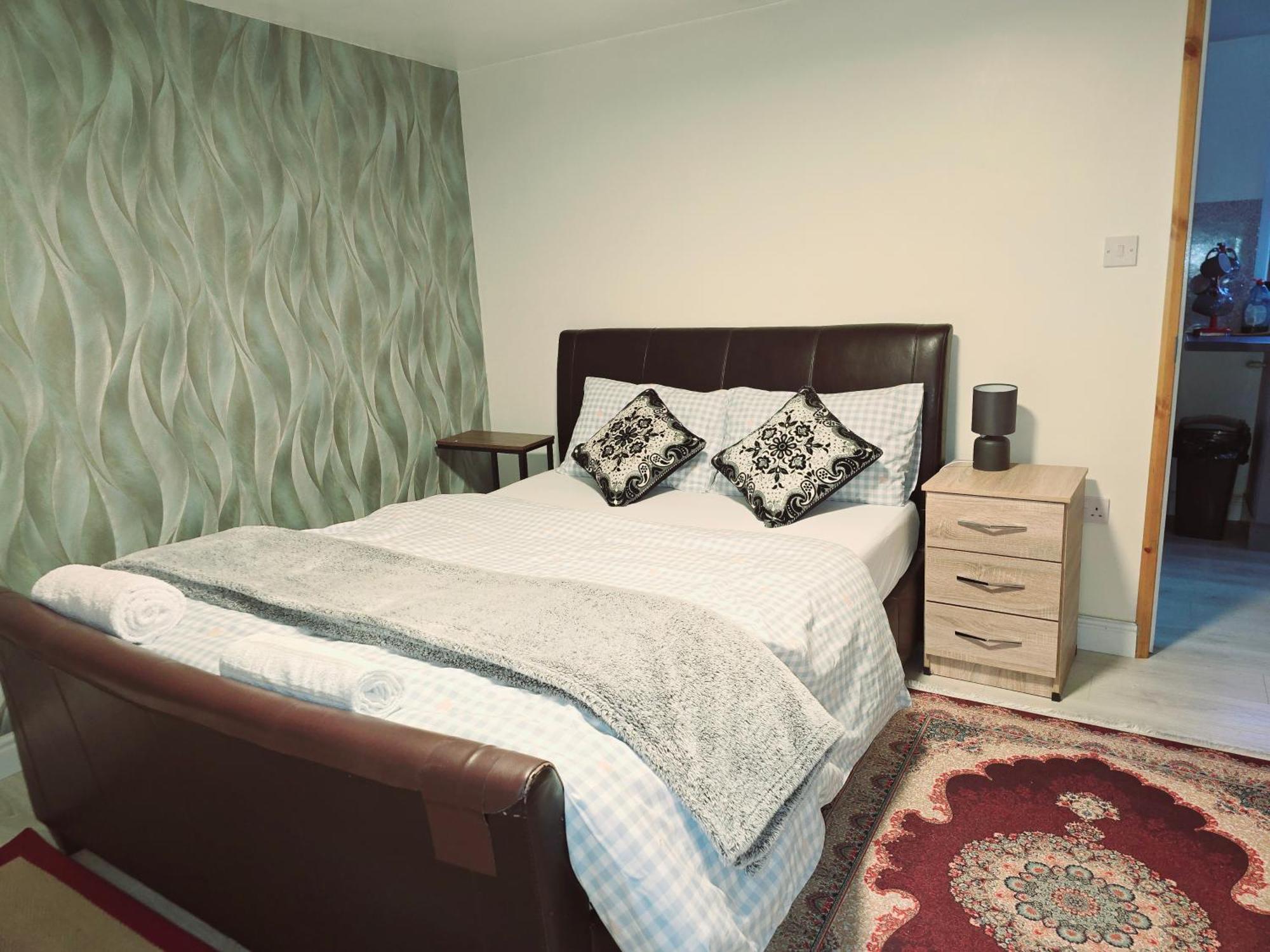 Perfect For Exploring Birmingham Apartment Bagian luar foto